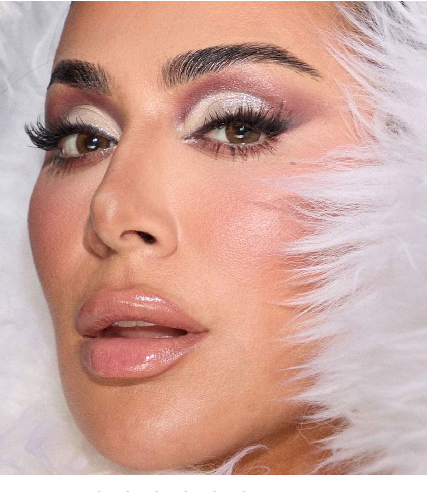 HUDA BEAUTY icy nude pallete