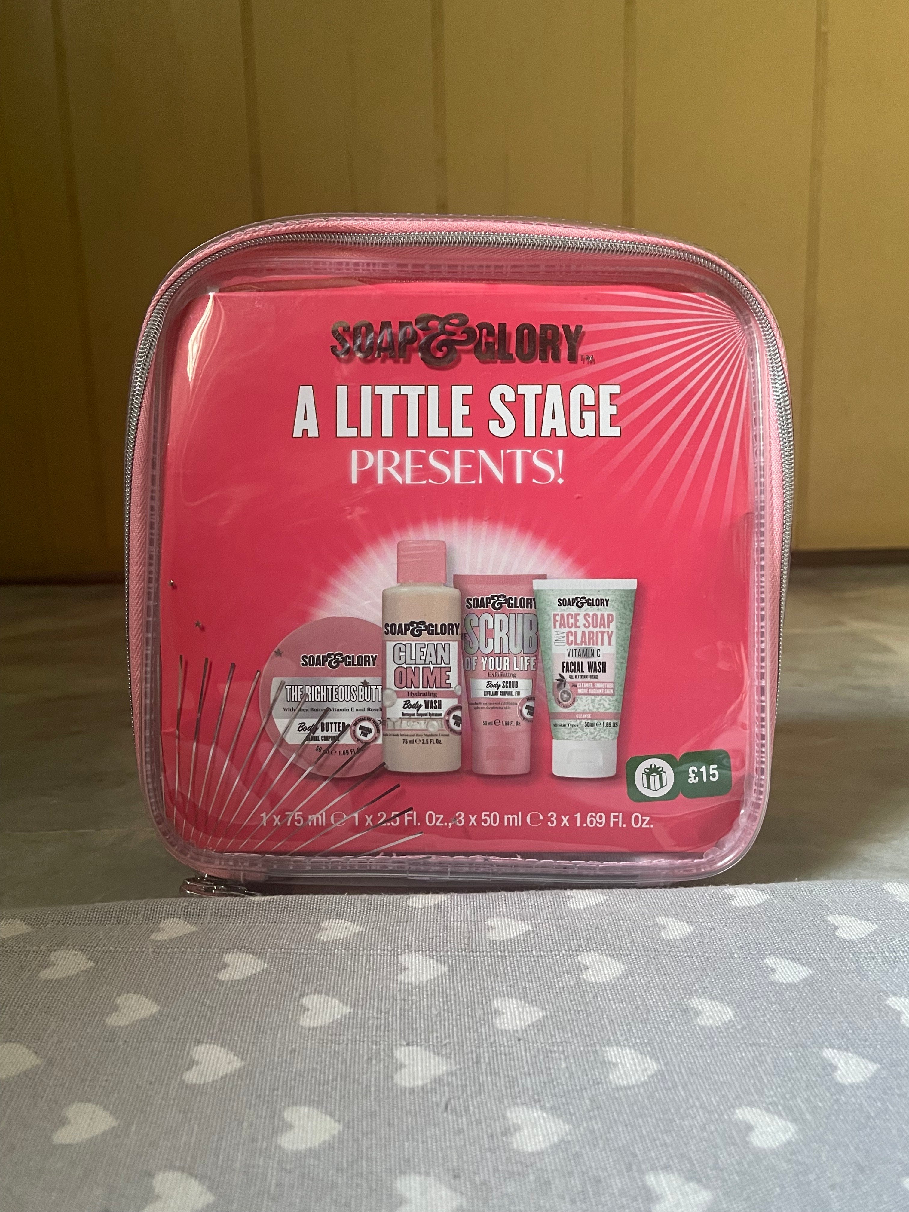 Soap & Glory – A Little Stage Presents Gift Set