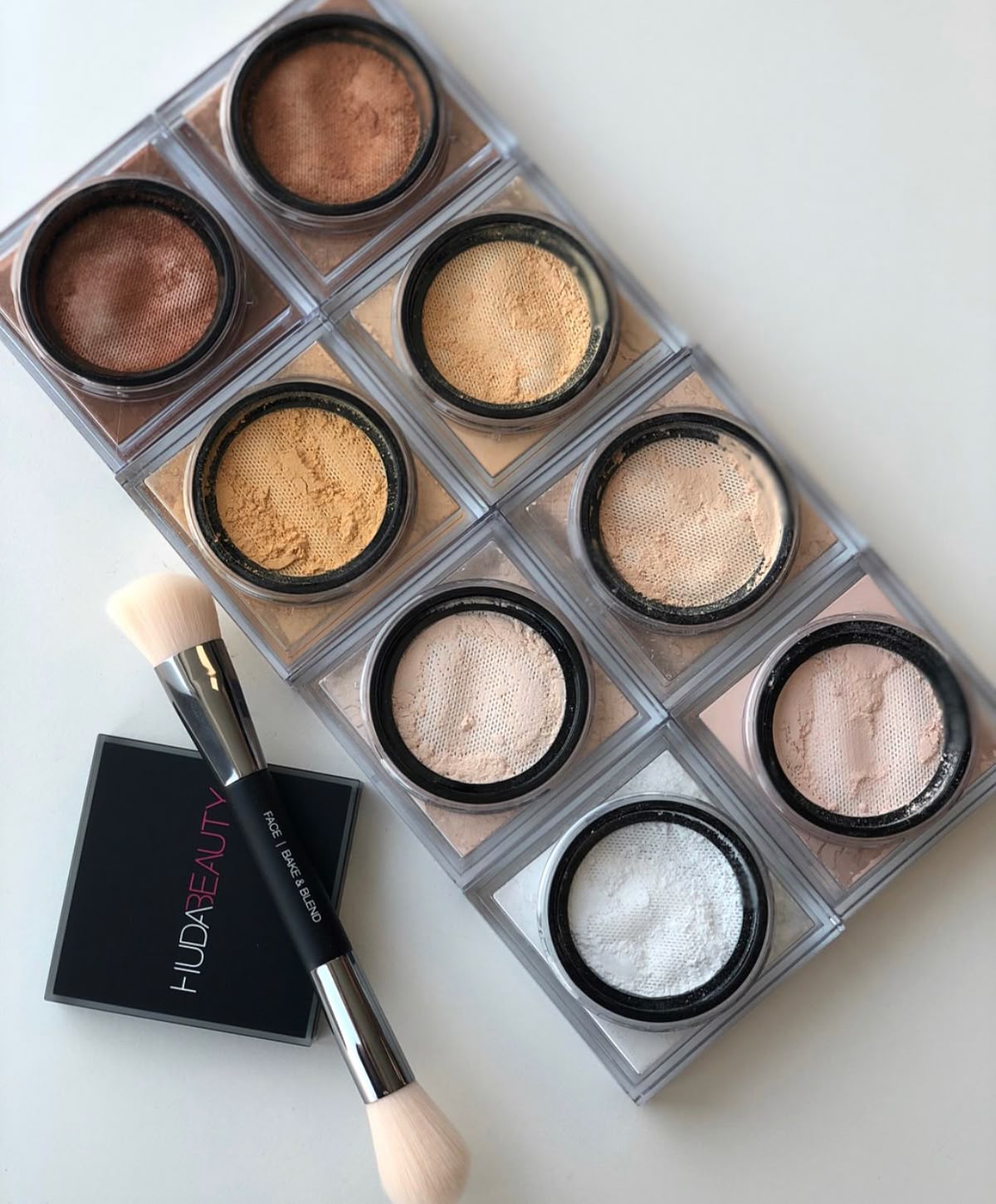 Huda Beauty Easy Bake Loose Powder β Blondieπ―