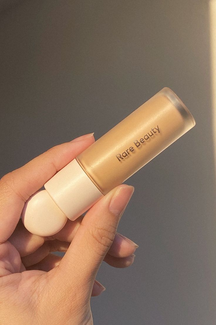 Rare Beauty Liquid Touch Brightening Concealer – 220C (Mini Size) Net Wt. 0.25 fl oz / 7.5 mL