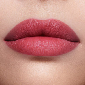 Charlotte Tilbury Airbrush Flawless Lip Blur Rose Blur on lips close up