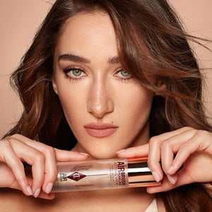 Charlotte Tilbury Airbrush Flawless Setting Spray model