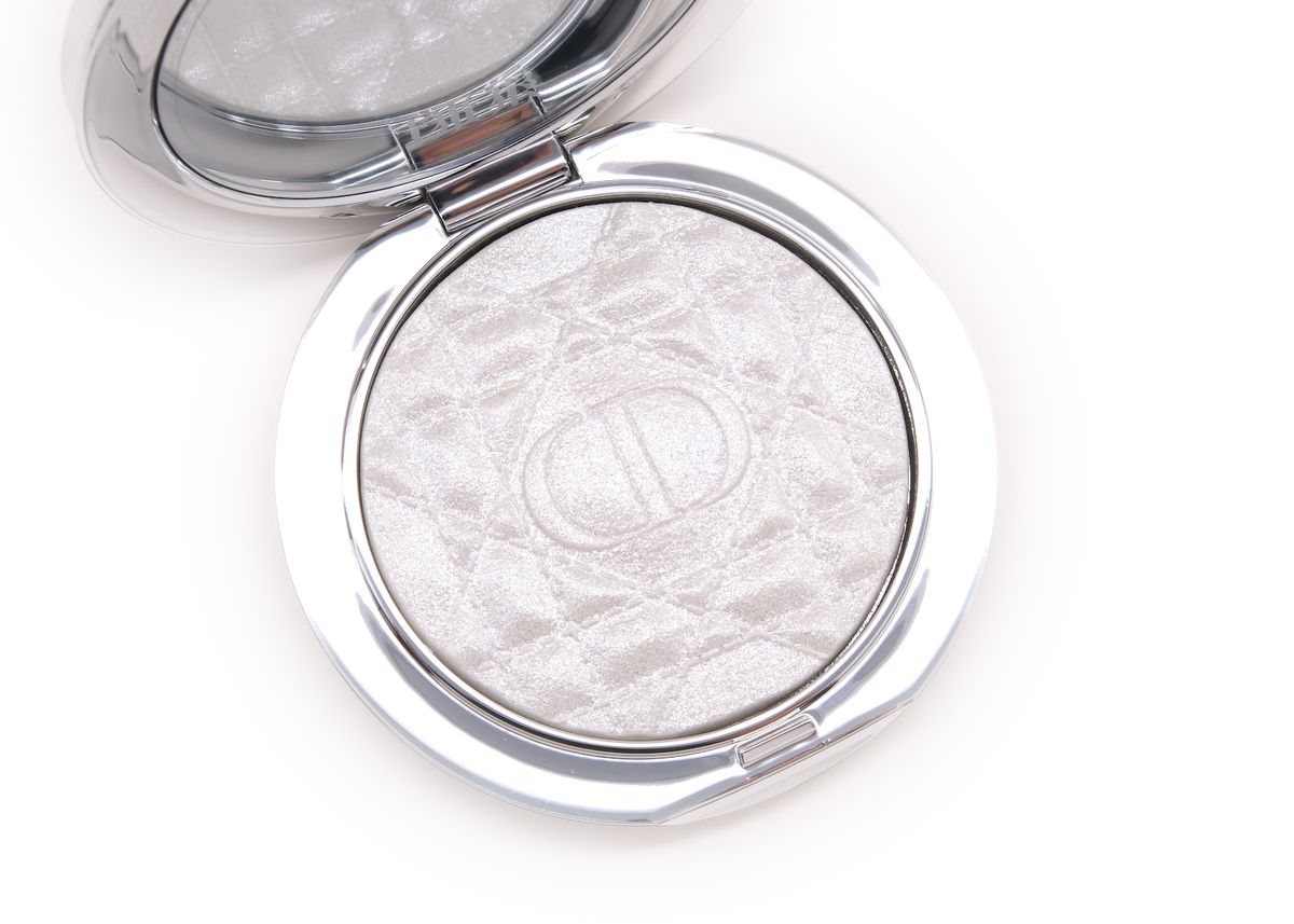 Dior Forever Glow Luminizer – Blue Strobe | Quilted Silver Case