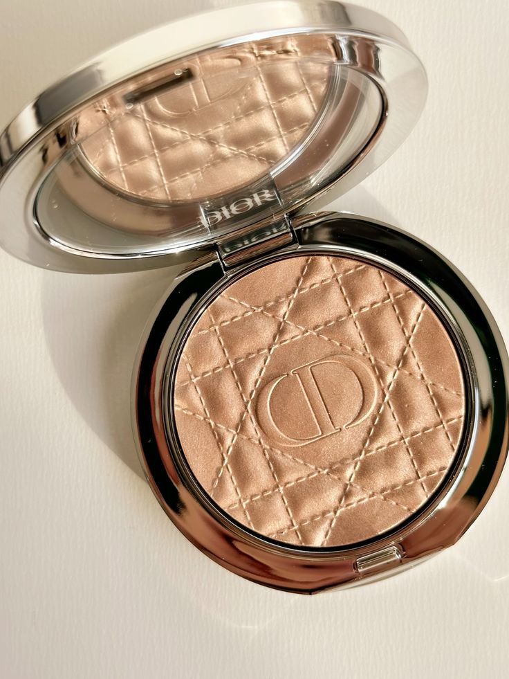 DIOR Forever Glow Luminizer Highlighter – 02 Gold Halo